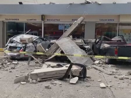 Земетресение със сила 7,6 по Рихтер разтресе в Мексико, има загинал