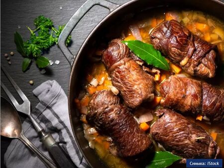 Рецепта за вкусни руладини със свинско и бекон