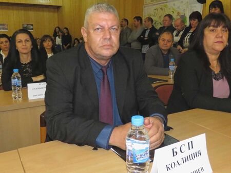Лидерът на опозицията в Средец дава кмета Жабов на прокурор заради пазара