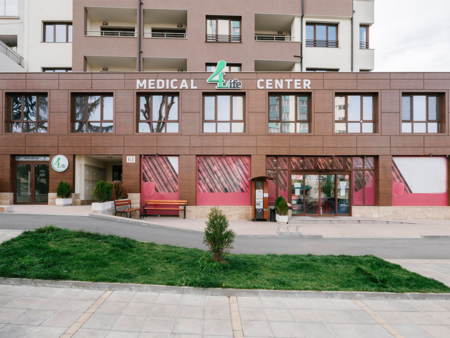 Медицински център „4 Life”  се намира в гр. Бургас, ж.к. Зорница, бл. 61
