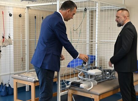 Д-р Йордан Стайков показа пред кмета на Бургас и областния управител какво е постигнал само за две години (СНИМКИ)