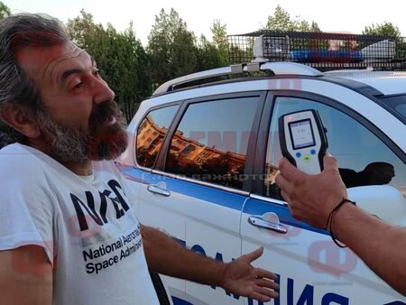 Той упорстваше и бе на косъм да го арестуват Здраво