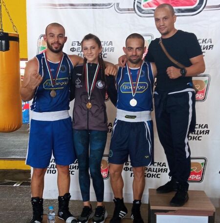 Два сребърни медала за боксов клуб „Победа-Черноморец“ при мъжете