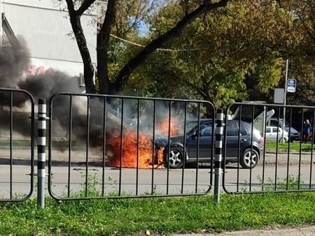 Голф пламна в движение