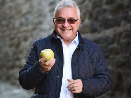 Кралят на ябълките в България хлона кепенци