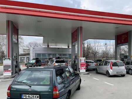 Пловдив с най-евтино гориво в страната, очаква се цените да продължат да падат