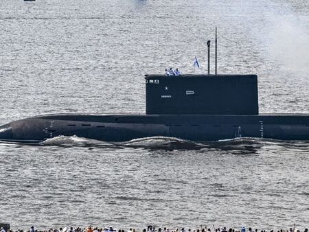 България ще купува две подводници от Италия