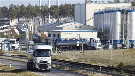 Русия забранява транспорта на товари от "неприятелски страни"