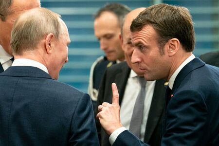 Напрежението между Путин и Макрон расте