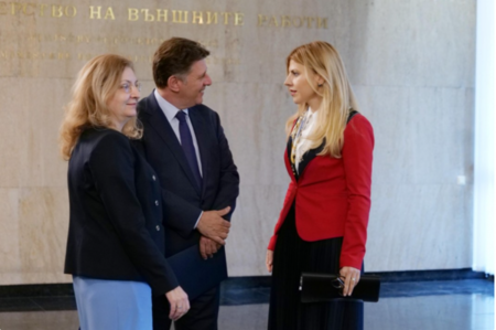 София Атина и Букурещ се разбраха да помогнат на нападнатата