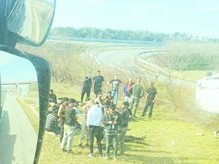 Екшън с мигранти на бензиностанция на АМ "Тракия"