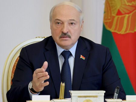 Ако не встъпи открито във войната Лукашенко може да търси