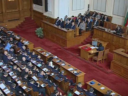 Депутатите с нов опит за избор на председател на Народното събрание