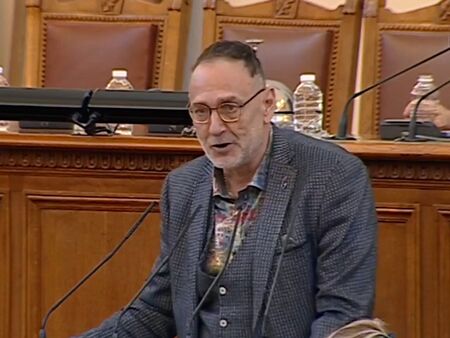 ГЕРБ съвсем сериозно предложи председател на парламента да стане човек