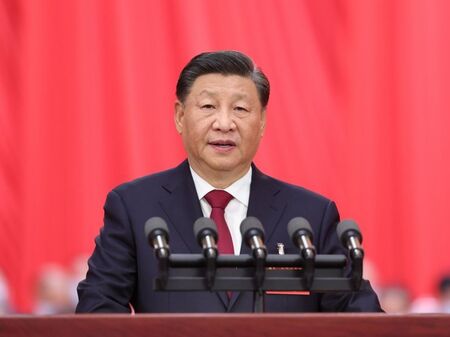 След едноседмичен конгрес на Китайската комунистическа партия: Си Цзинпин приравнен на Мао Цзедун