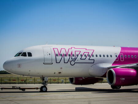 Българи висят с часове на летище Лутън. Wizz Air продали повече билети от местата в самолета