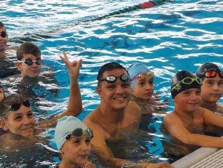 Плувецът изнесе урок на малките спортисти Няма труд който да