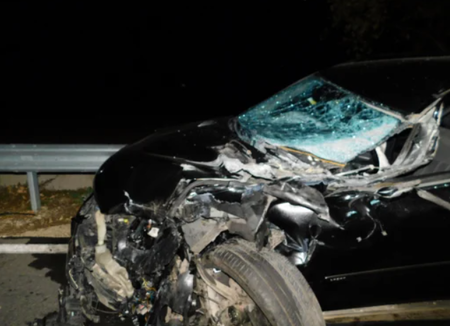 Кървава трагедия на пътя! Камион предизвика страшно меле, 36-годишен мъж загина, трима са в болница (СНИМКИ) 