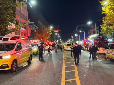 Жертвите в Сеул, празнуващи Хелоуин, станаха поне 149 души