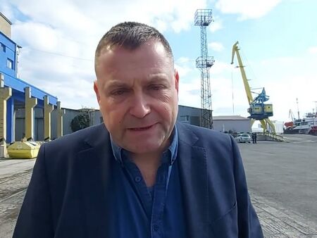 Димитър Петков има скромен административен опит бил е капитан на