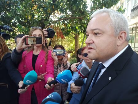 На живо във Флагман.бг: Вътрешният министър Иван Демерджиев е в Бургас. Има ли уволнени за корупция гранични полицаи