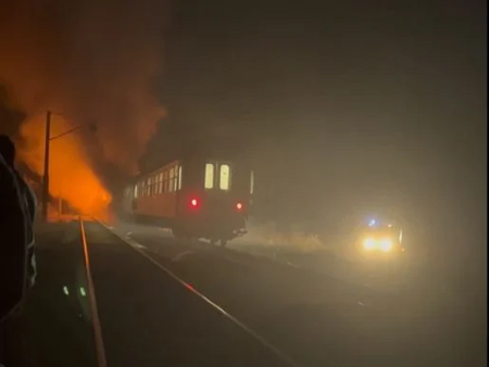 Извънредно! Влакът София-Варна гори, пет пожарни са на място (ВИДЕО)