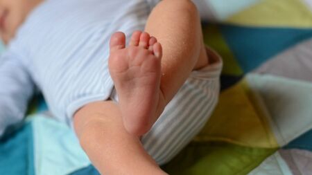 8-месечно бебе почина след обикаляне по болници