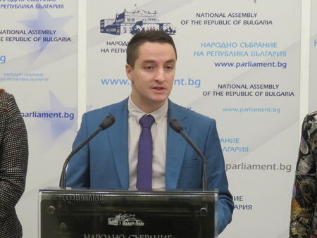 БСП разжалва свой депутат който се обяви против връщането на