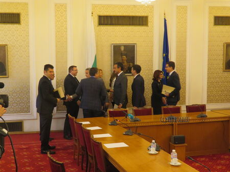 ГЕРБ започва експертен разговор с представители на Продължаваме промяната Срещата