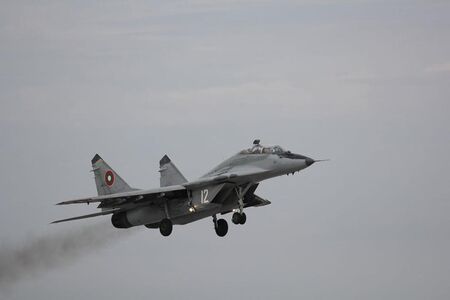 Нидерландия може да даде на България стари F-16 в замяна на МиГ-29 за Украйна
