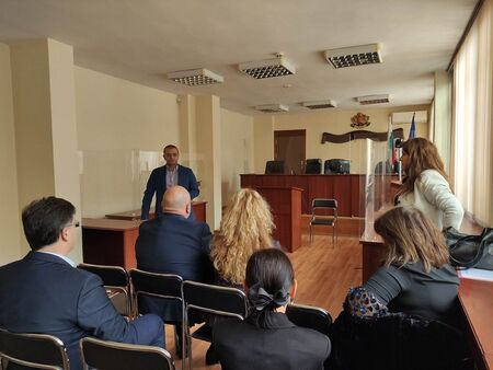 Съдии от района на Апелативен съд-Бургас обсъдиха актуални въпроси  от съдебната практика по наказателни и граждански дела