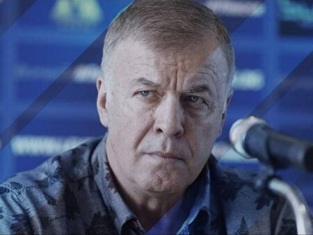 Наско Сираков към феновете: Подкрепа за Станимир Стоилов, той възроди „Левски“