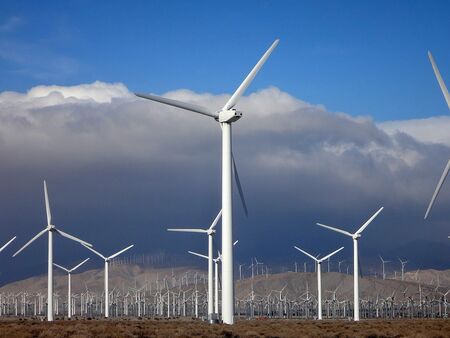 За последното денонощие: Над 60% от ел. енергията в Испания и Швеция дойде от въздуха