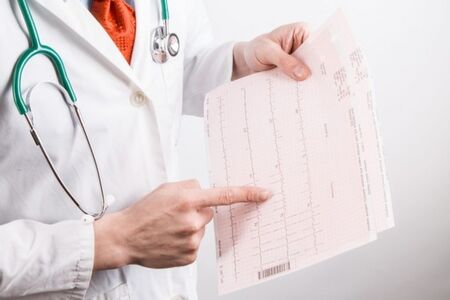 Болница „Сърце и Мозък“ Бургас обявява безплатни кардиологични прегледи по програма „Грижа за пациента“