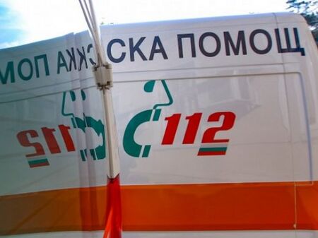 Варненец пострада тежко след падане във ВиК изкоп