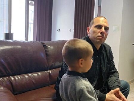Бащата, който вкара директорка на детска градина в Пирогов, проговори (ВИДЕО)