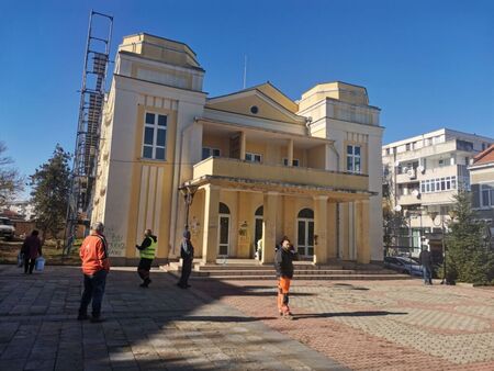 Старото кино в Карнобат става модерен Културен център