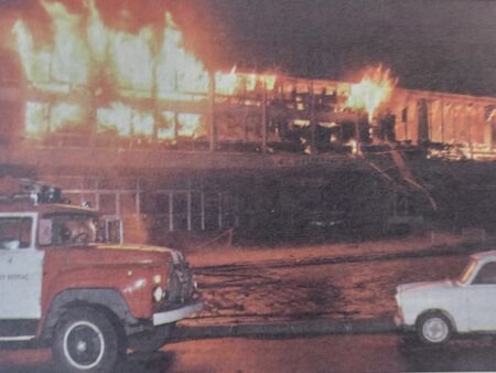 Преди 25 години Бургас се размина с най-голямата си трагедия, 500 деца се спасиха по чудо от горяща дискотека
