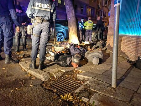 Първи кадри от ареста след бясна гонка между бургаски полицаи