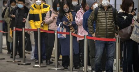 Паническо пазаруване в Пекин заради слухове за локдаун
