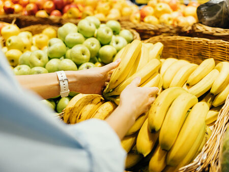Търговците нямат обяснение защо цената на плодовете скача толкова рязко
