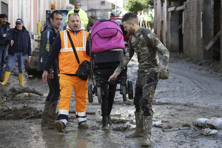 Двама са вече българите, издирвани след смъртоносните свлачища в Южна Италия