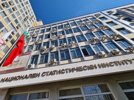 Над половин милион българи са пътували в чужбина през октомври