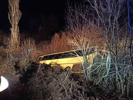 Първа снимка от тежката катастрофа с бургаски автобус, при която загина жена