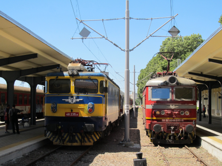 Свалиха шестима нелегални мигранти от влака Бургас-София