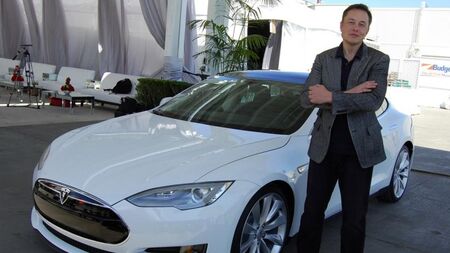 Мъск е продал акции за 3.6 млрд. долара в Tesla