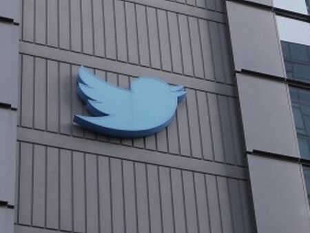 57,5% от потребителите на Twitter искат Мъск да се оттегли