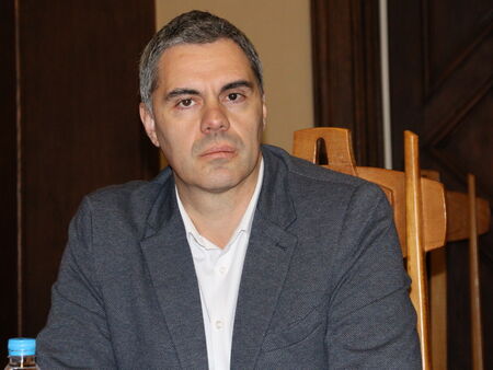 Двете постройки и до днес са напълно неизползваеми стоят заключени