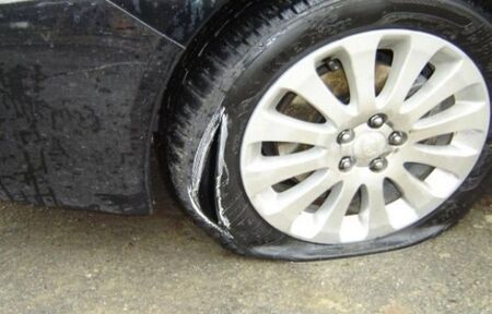 Пиян британец наряза гумите на 56 коли в Добрич