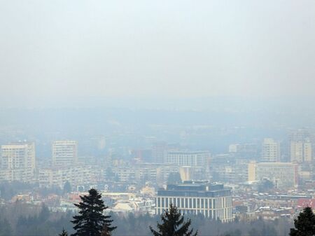 Мръсен въздух в цялата страна, но най-трудно се диша в Пловдив